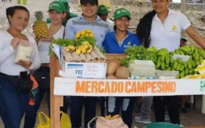 Primer mercado campesino del proyecto Manos al Campo en Dibulla, La Guajira